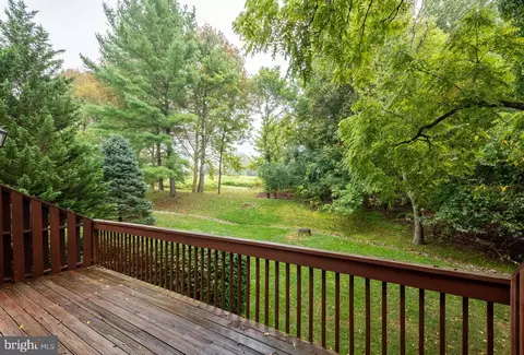 Exterior - 11 Algonquin Ct, Chesterbrook, PA 19087 photo 2 of 2