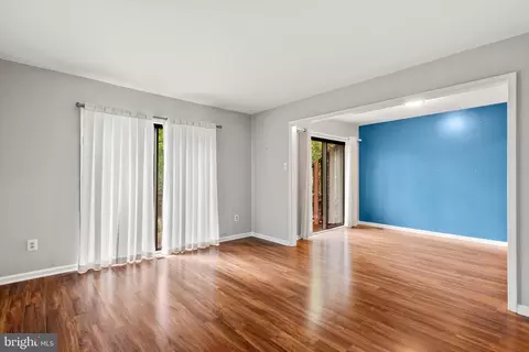 Living - 11 Algonquin Ct, Chesterbrook, PA 19087 photo 4 of 6