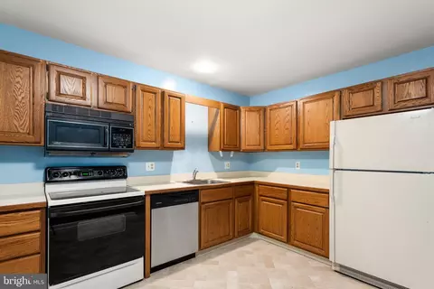 Kitchen - 11 Algonquin Ct, Chesterbrook, PA 19087 photo 3 of 3