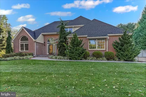 36 Grist Mill Ln, West Grove, PA 19390