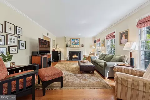 Living - 349 Colket Ln, Wayne, PA 19087 photo 1 of 2