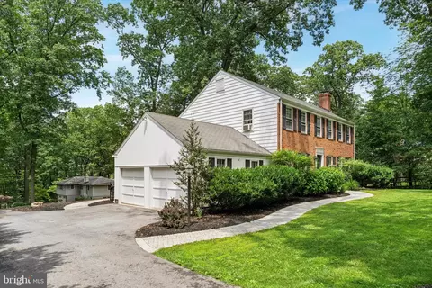 Exterior - 349 Colket Ln, Wayne, PA 19087 photo 6 of 13