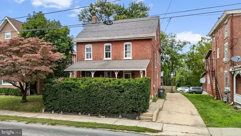 615 Market St, Oxford, PA 19363