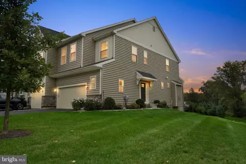 201 Kestrel Ct, Kennett Square, PA 19348