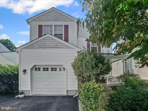924 Trellis Ln, West Chester, PA 19382