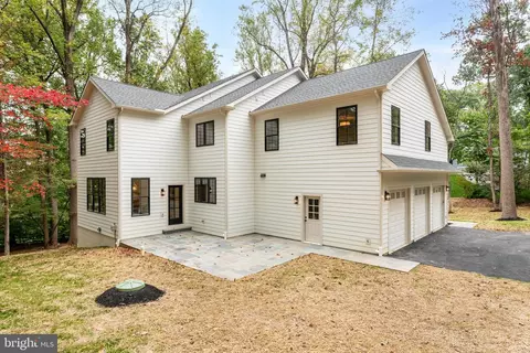 Exterior - 760 Old Eagle School Rd, Wayne, PA 19087 photo 6 of 7