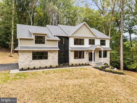 Exterior - 760 Old Eagle School Rd, Wayne, PA 19087 photo 3 of 7