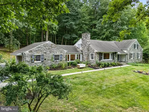 434 Pugh Rd, Wayne, PA 19087