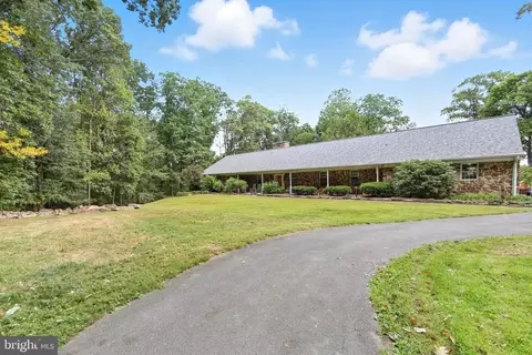 156 Grove Rd, Elverson, PA 19520