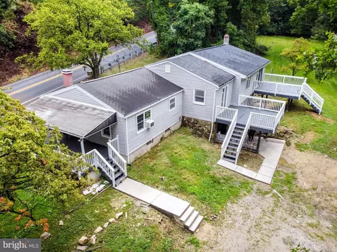 1425 Manor Rd, Coatesville, PA 19320