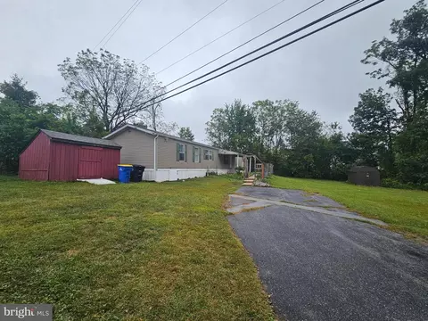 9 Mark Rd, Honey Brook, PA 19344