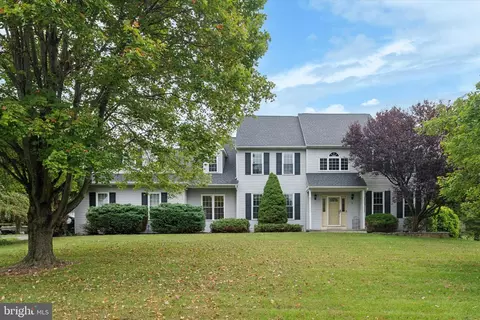 223 Autumn Hill Dr, Oxford, PA 19363