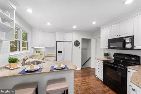 Kitchen - 675 Walker Rd, Wayne, PA 19087 photo 4 of 5