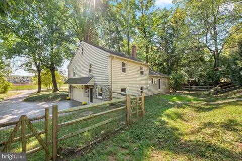 Exterior - 675 Walker Rd, Wayne, PA 19087 photo 9 of 12