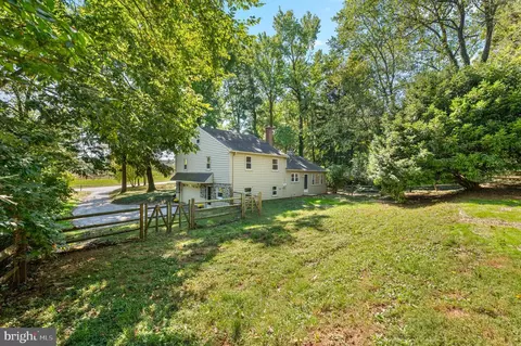 Exterior - 675 Walker Rd, Wayne, PA 19087 photo 3 of 12
