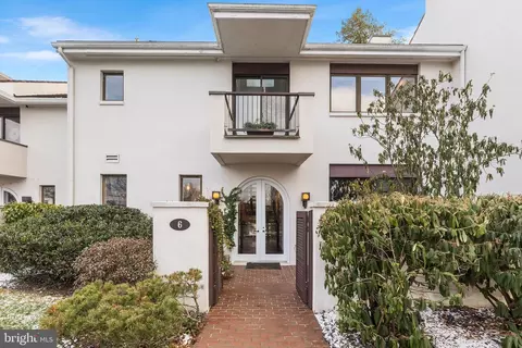 6 Avignon, Devon, PA 19333