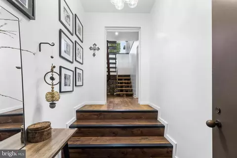 Entry Way - 6 Avignon, Devon, PA 19333 photo 7 of 7