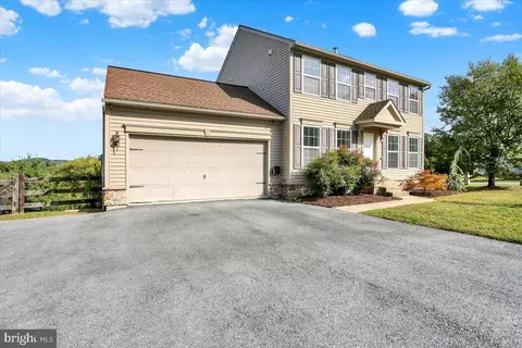 281 Merwood Dr, Morgantown, PA 19543