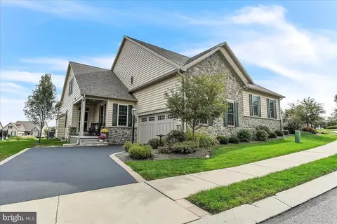 219 Honeycroft Blvd, Cochranville, PA 19330