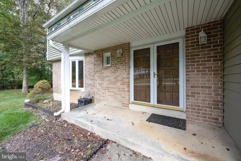 Exterior - 208 Morris Rd, Exton, PA 19341 photo 2 of 10
