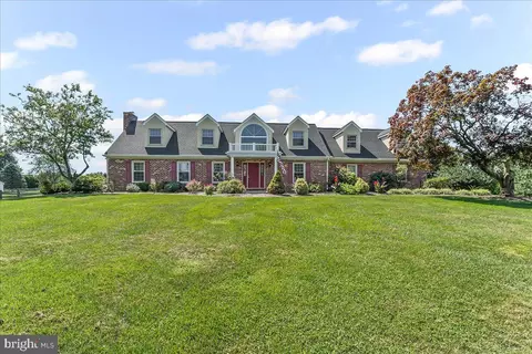 240 Longwood Rd, Kennett Square, PA 19348