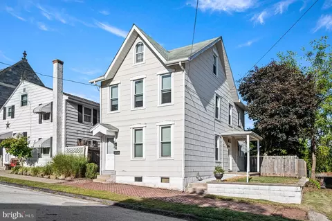 21 N Church St, Spring City, PA 19475
