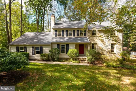 6 Holleran Dr, Downingtown, PA 19335