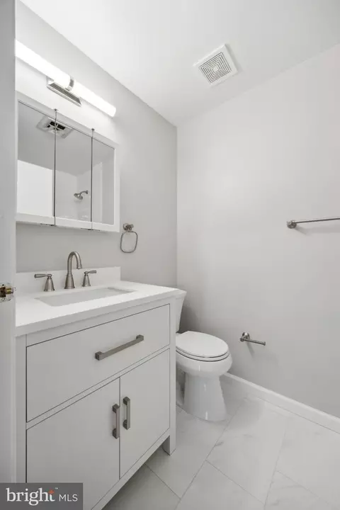 Bath - 411 W Conestoga Rd #27, Devon, PA 19333 photo 3 of 4