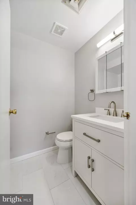 Bath - 411 W Conestoga Rd #27, Devon, PA 19333 photo 1 of 4
