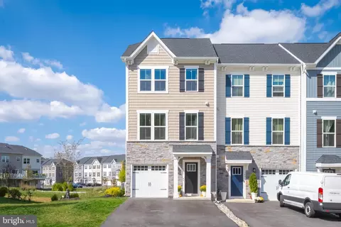 141 Glory Maple Ln, Downingtown, PA 19335