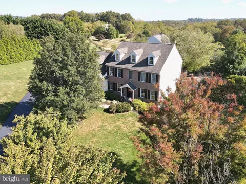 650 Dampman Rd, Honey Brook, PA 19344