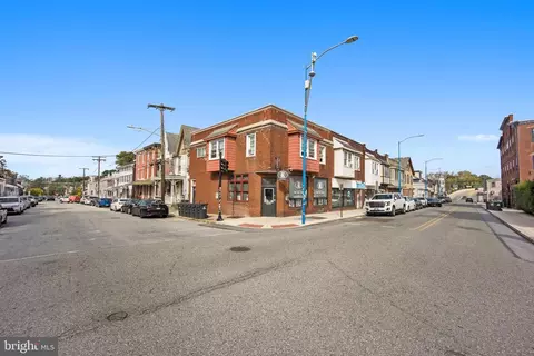 32 Gay St, Phoenixville, PA 19460