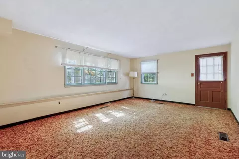 Living - 306 Devonshire Rd, Devon, PA 19333 photo 3 of 4