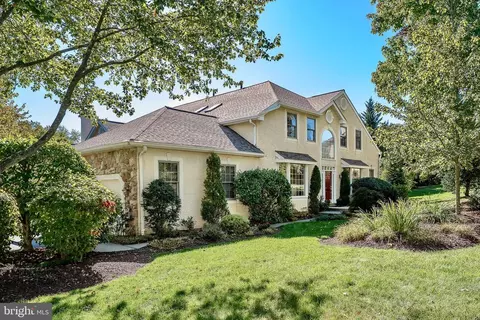 191 Stony Point Dr, Berwyn, PA 19312