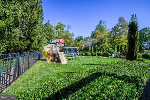 Exterior - 109 Glendale Rd, Exton, PA 19341 photo 4 of 5