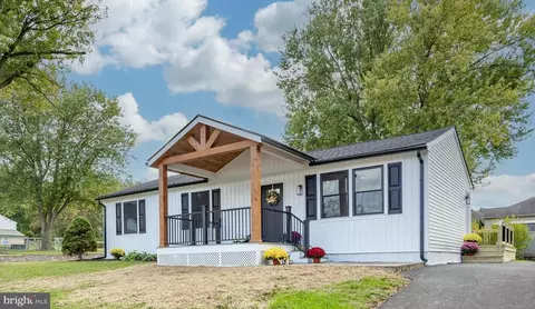 704 W Bridge St, Parkesburg, PA 19365