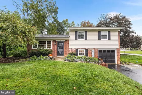 19 E Golf Club Ln, Paoli, PA 19301