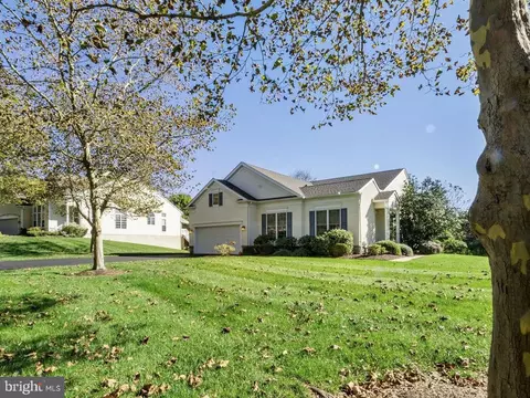 206 Joyce Cir, Avondale, PA 19311