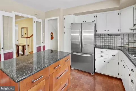 Kitchen - 387 Devonshire Rd, Devon, PA 19333 photo 4 of 4