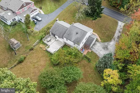 View/Area - 387 Devonshire Rd, Devon, PA 19333 photo 3 of 5