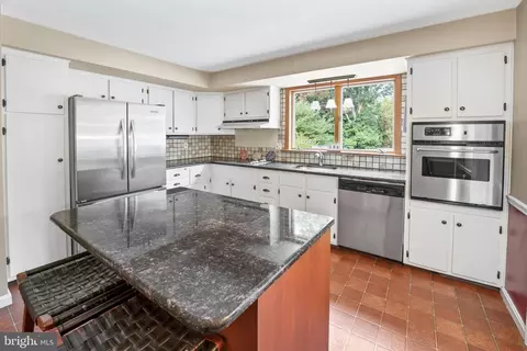 Kitchen - 387 Devonshire Rd, Devon, PA 19333 photo 1 of 4