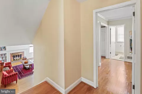Entry Way - 387 Devonshire Rd, Devon, PA 19333 photo 3 of 5