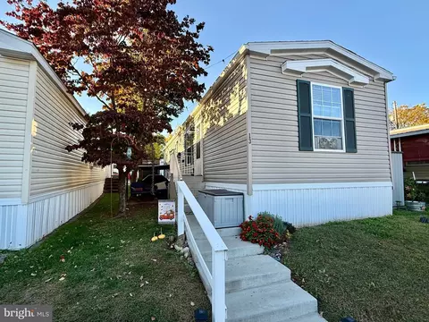 13 2nd St, Phoenixville, PA 19460