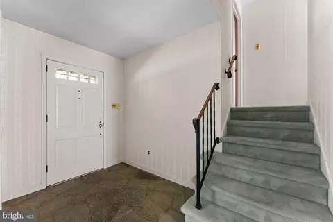 Entry Way - 962 Weadley Rd, Radnor, PA 19087 photo 1 of 2
