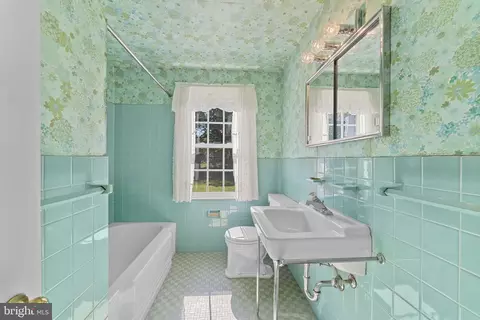 Bath - 962 Weadley Rd, Radnor, PA 19087 photo 3 of 4