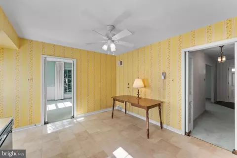 Entry Way - 962 Weadley Rd, Radnor, PA 19087 photo 2 of 2