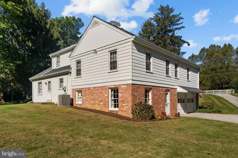 Exterior - 962 Weadley Rd, Radnor, PA 19087 photo 4 of 8