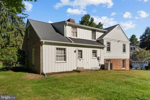 Exterior - 962 Weadley Rd, Radnor, PA 19087 photo 3 of 8