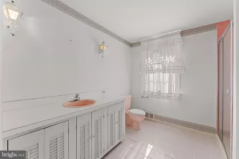 Bath - 962 Weadley Rd, Radnor, PA 19087 photo 4 of 4