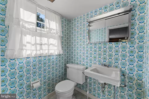 Bath - 962 Weadley Rd, Radnor, PA 19087 photo 1 of 4